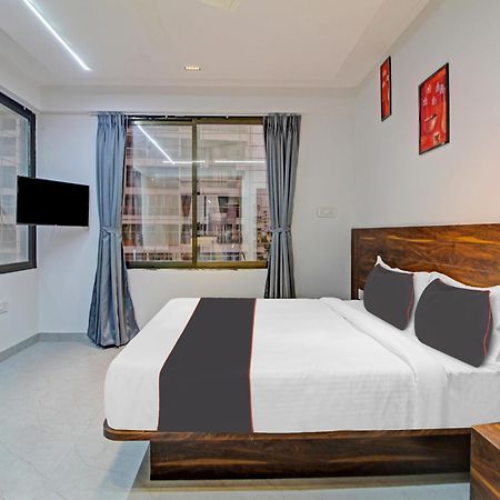Collection O Crystal Otel Pimpri-Chinchwad Dış mekan fotoğraf