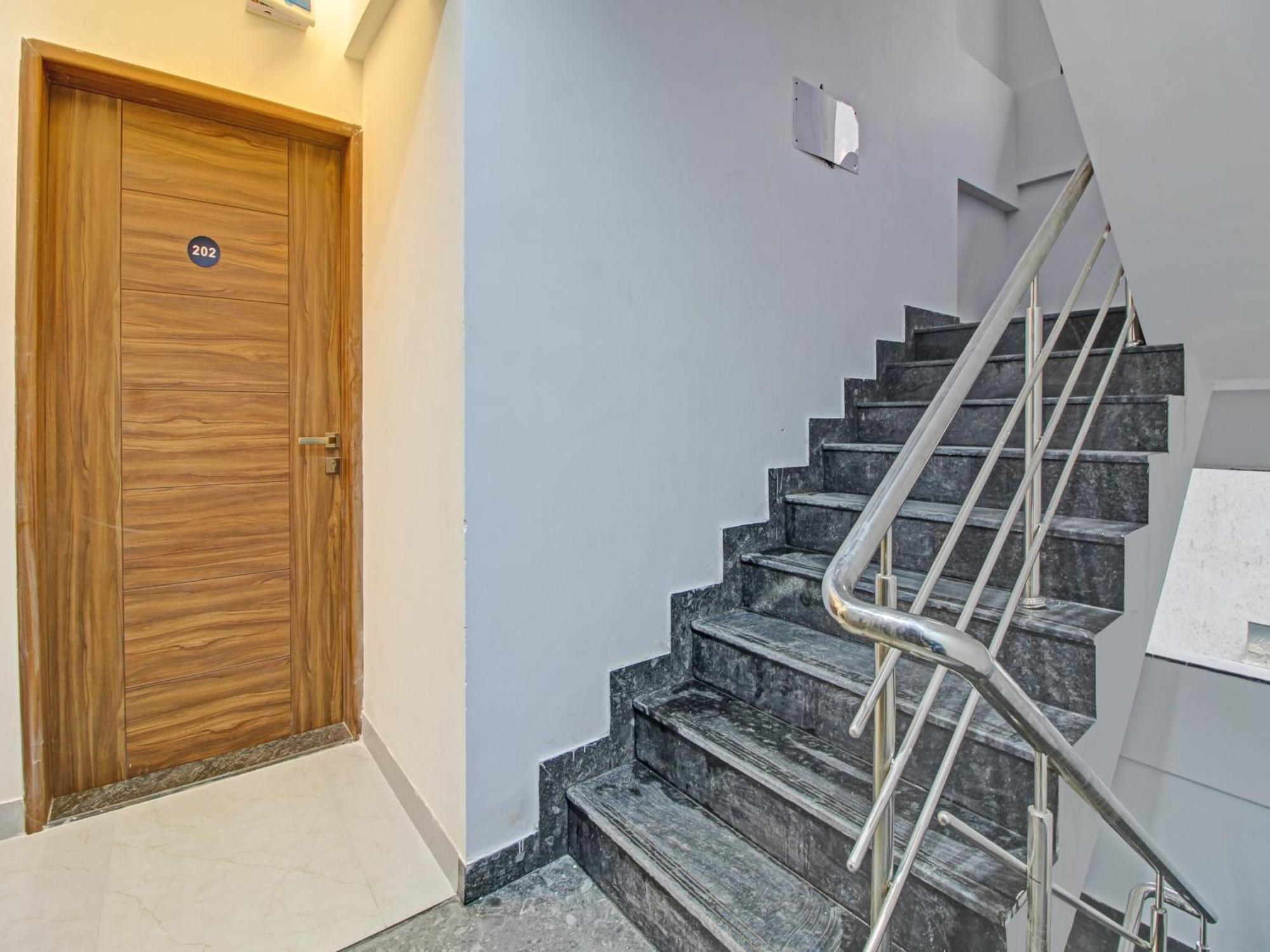 Collection O Crystal Otel Pimpri-Chinchwad Dış mekan fotoğraf