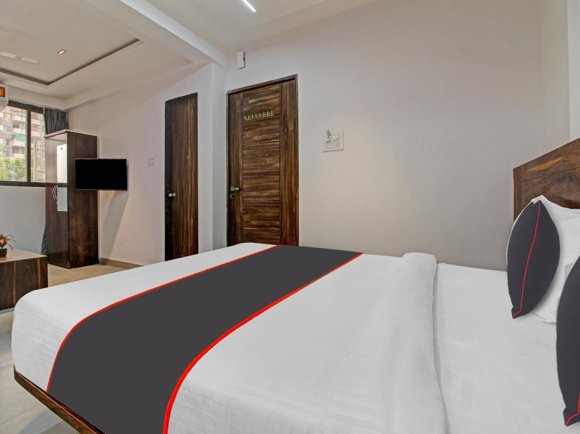 Collection O Crystal Otel Pimpri-Chinchwad Dış mekan fotoğraf